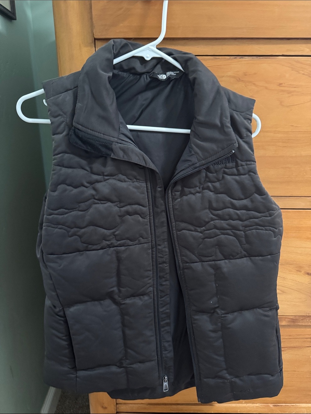 The North Face Women's Quilted Vest - Dark Gray